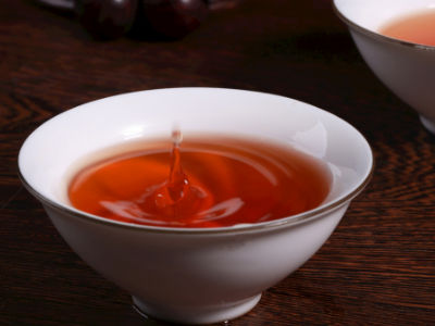 紅茶和綠茶的區(qū)別，常喝紅茶好還是綠茶好？